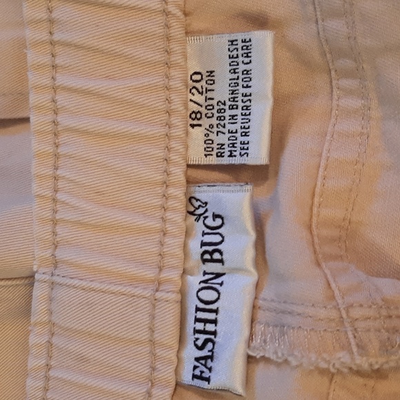 Casual khakis - Picture 7 of 8